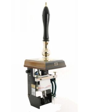 Oak/Brass 1/2pt Angram Handpull